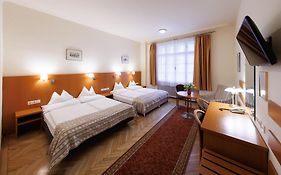 Continental Hotel-Pension